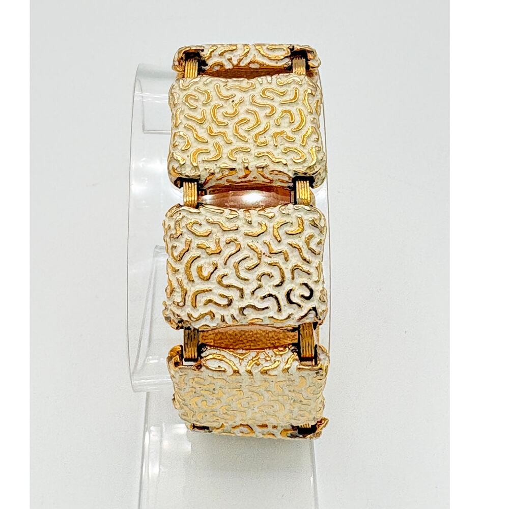 Vintage Signed Lucien Piccard Gold‑Plated Textured Link Bracelet